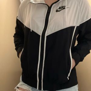 Black and White nike windbreaker